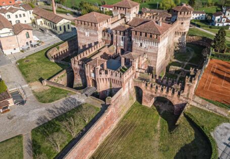 VisitCremona - Misteri tra le mura di Soncino: visita guidata serale nel borgo medievale