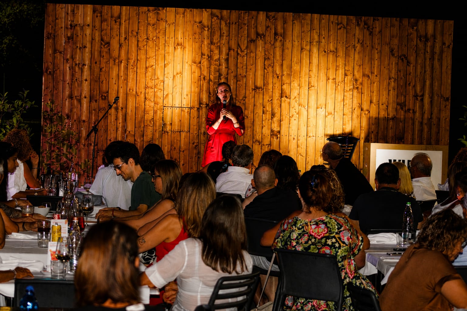 Laura Formenti conquista il pubblico del Wild con una serata di stand-up comedy